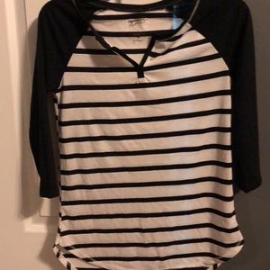 Black/white striped tee.